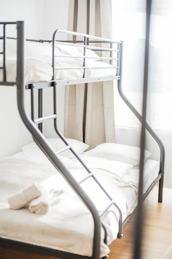 Хостел Modern Central City Rooms Вена