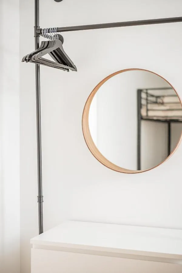 Modern Central City Rooms Вена Хостел