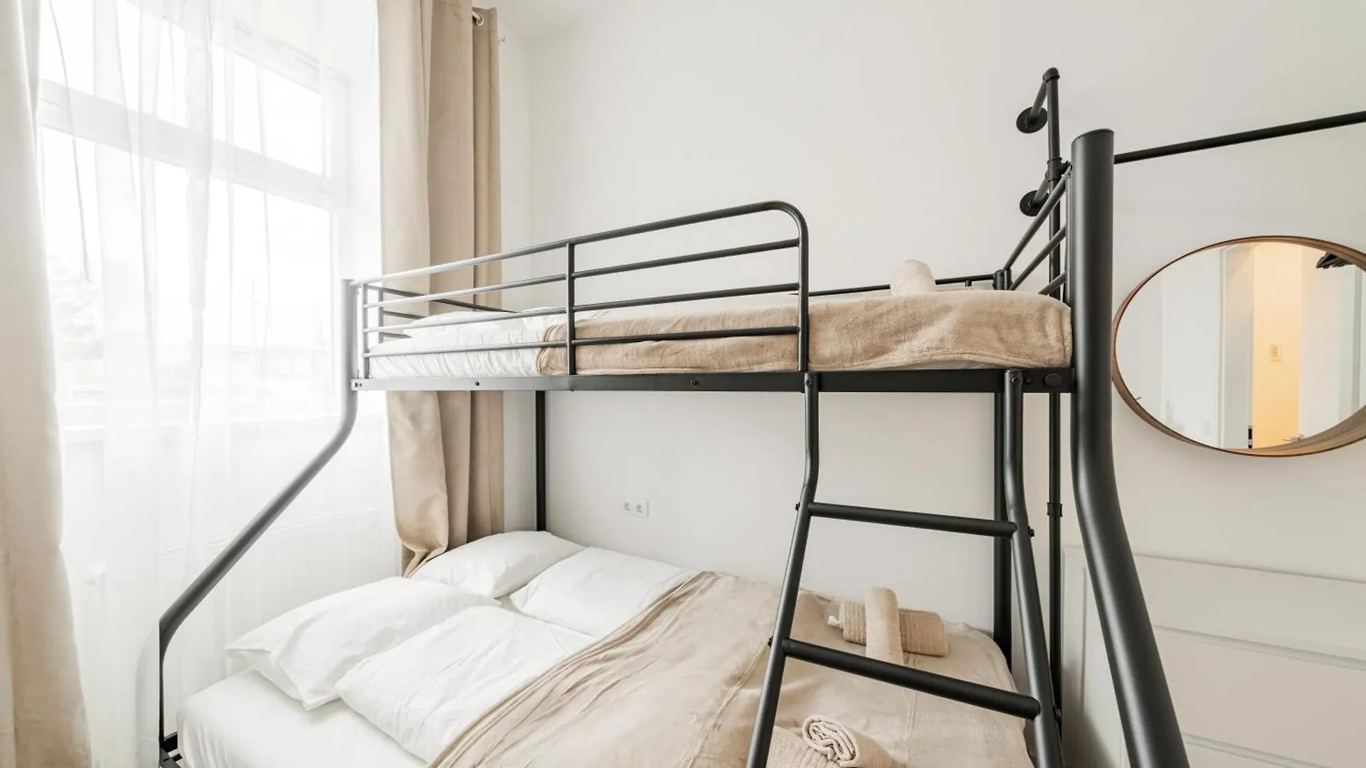 Hostel Modern Central City Rooms Bécs